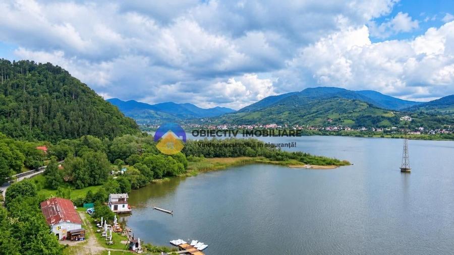 Teren intravilan de 10000 mp, în Vest