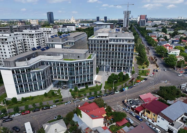 Birou, de 38,000 mp, în 1 Mai