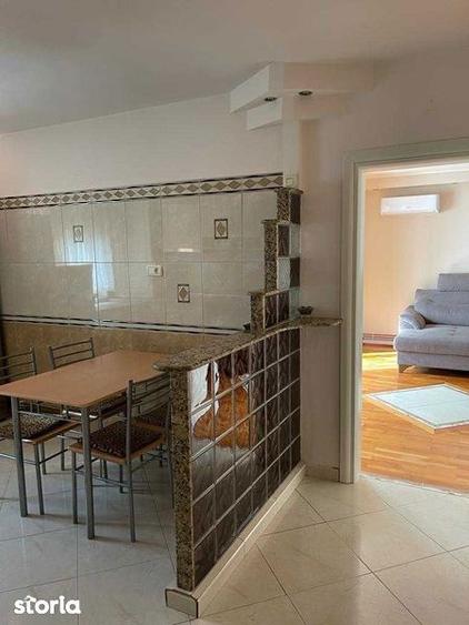Apartament cu 3 camere în Polivalentă