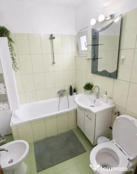Apartament cu 3 camere decomandat în Nord