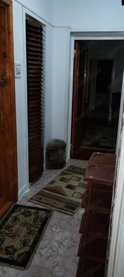 Apartament cu 2 camere semidecomandat în Cuza Vodă