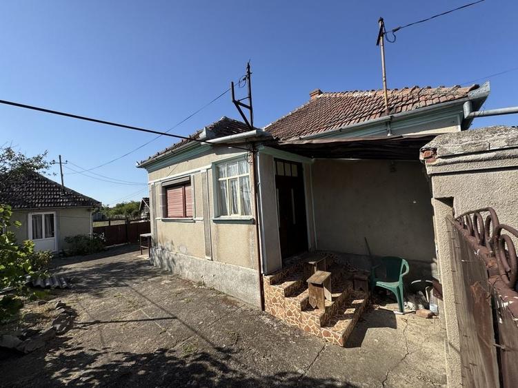 Casă cu 4 camere cu Teren 512 Mp în Central