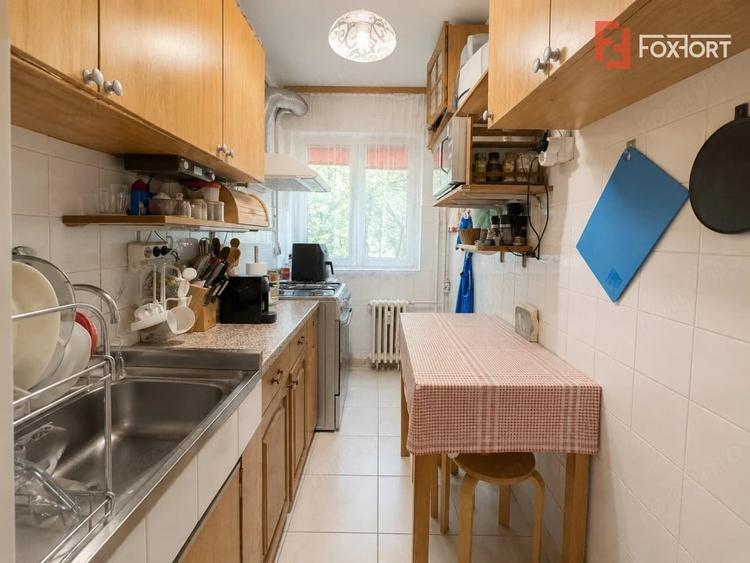 Apartament cu 3 camere semidecomandat în Circumvalațiunii