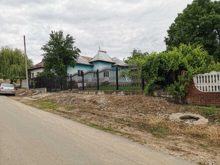 Casă cu 4 camere în Central