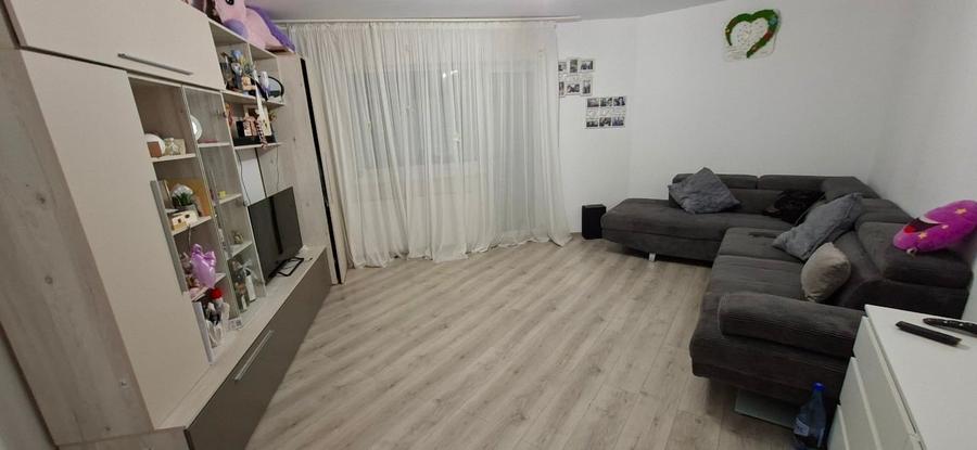 Apartament cu 2 camere decomandat, mobilat în Poarta 6