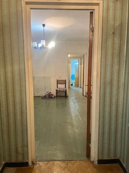 Apartament cu 3 camere decomandat în Drumul Taberei
