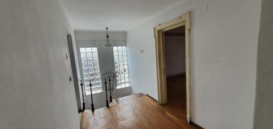 Casă cu 5 camere cu Teren 240 Mp în Nord