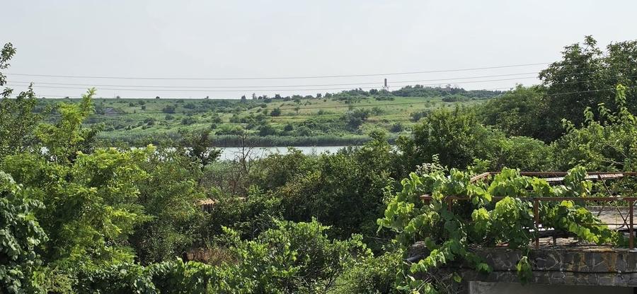 Casă cu 5 camere cu Teren 3000 Mp în Dârvari