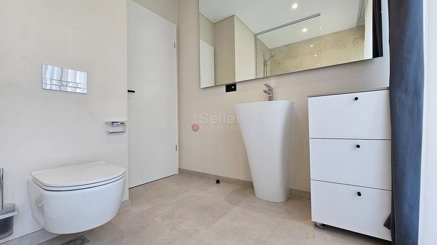 Apartament cu 3 camere decomandat, mobilat în Brașovul Vechi