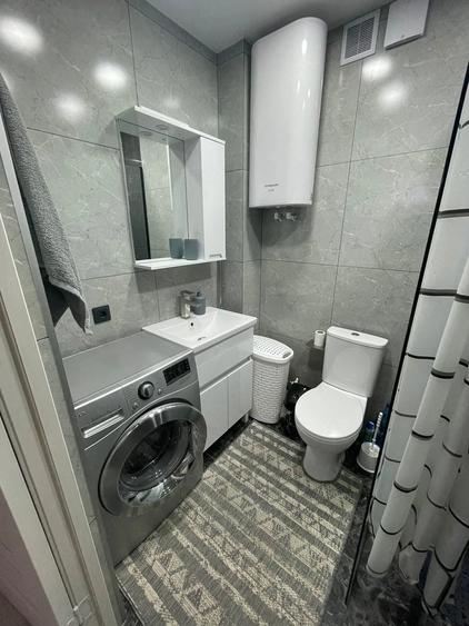 Garsonieră decomandată în Titan