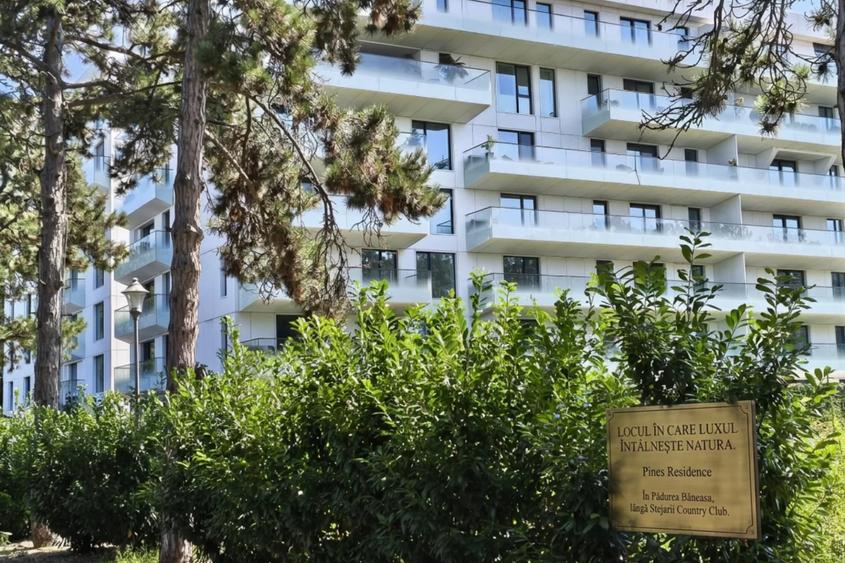 Apartament cu 4 camere decomandat în Băneasa