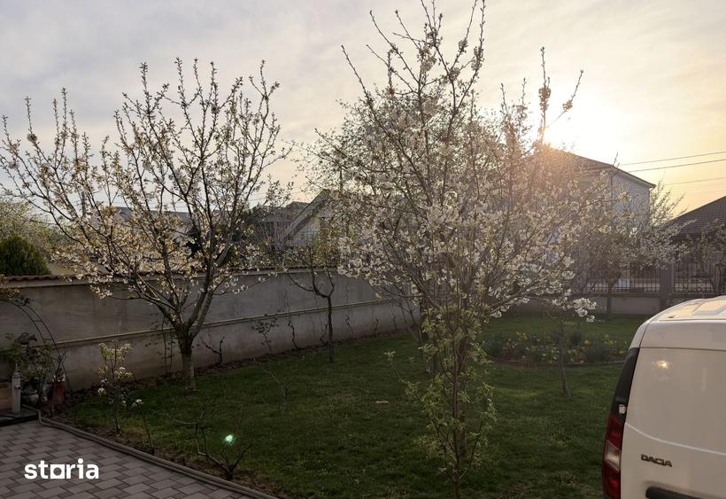 Casă cu 4 camere cu Teren 505 Mp în Brestei