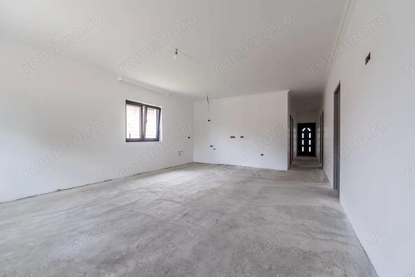 Casă cu 4 camere cu Teren 511 Mp în Șofronea