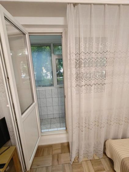 Apartament cu 2 camere semidecomandat în Tei