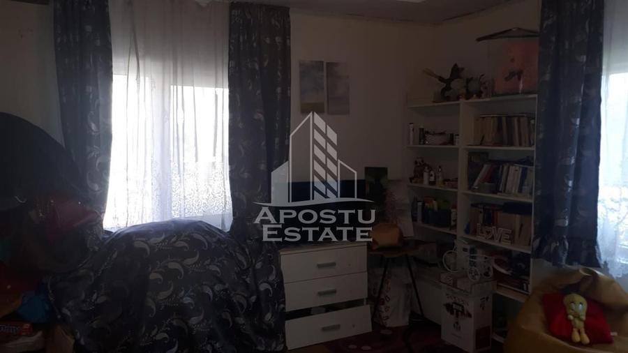 Casă individuală cu 3 camere cu Canalizare în Central