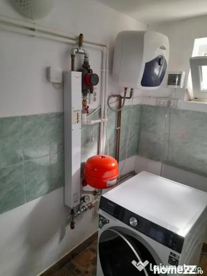 Casă cu 2 camere cu Teren 1800 Mp în Central
