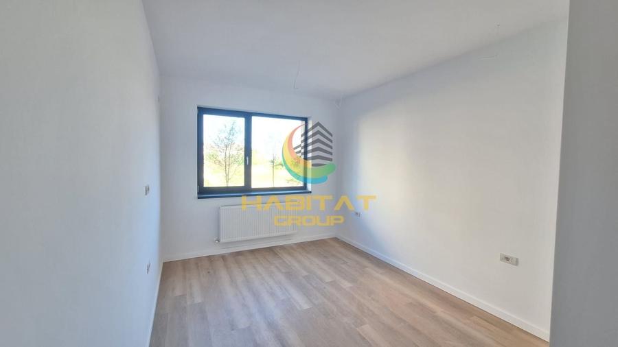 Apartament cu 3 camere semidecomandat în Berceni