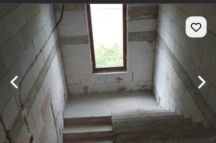 Casă cu Teren 1850 Mp în Sagna