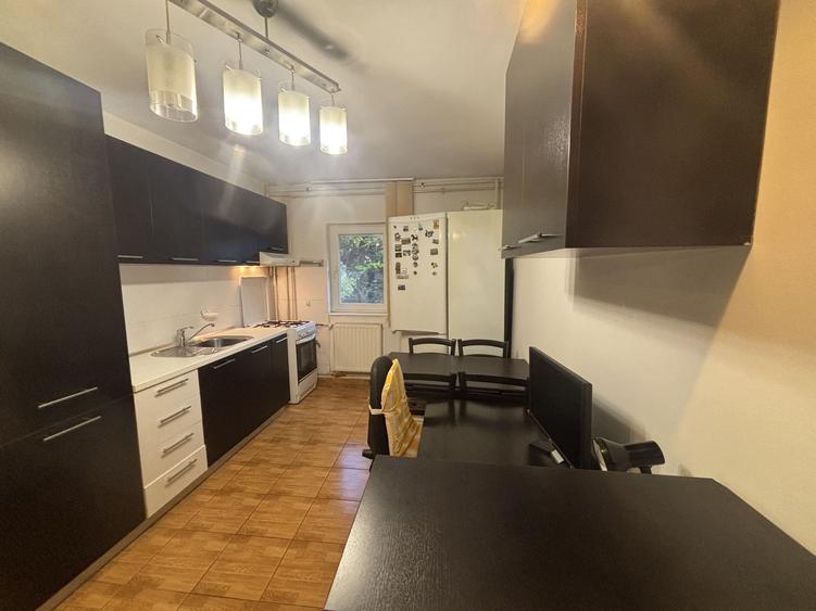 Apartament spatios in zona Sagului - 2