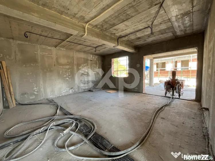 Casă cu 6 camere cu Teren 400 Mp în Corbeanca