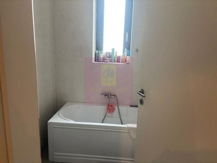 Duplex cu 4 camere cu Canalizare în Nord