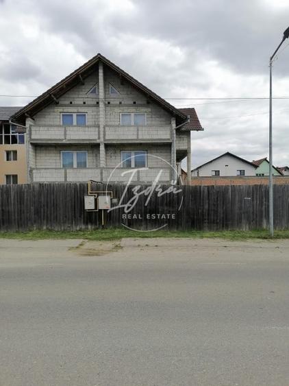 Duplex cu 5 camere cu Canalizare în Tălmaciu
