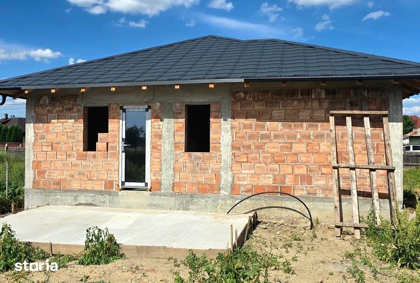 Casă cu 3 camere cu Teren 500 Mp în Central