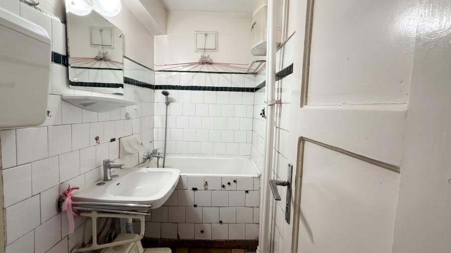 Apartament cu 2 camere semidecomandat în Cișmigiu