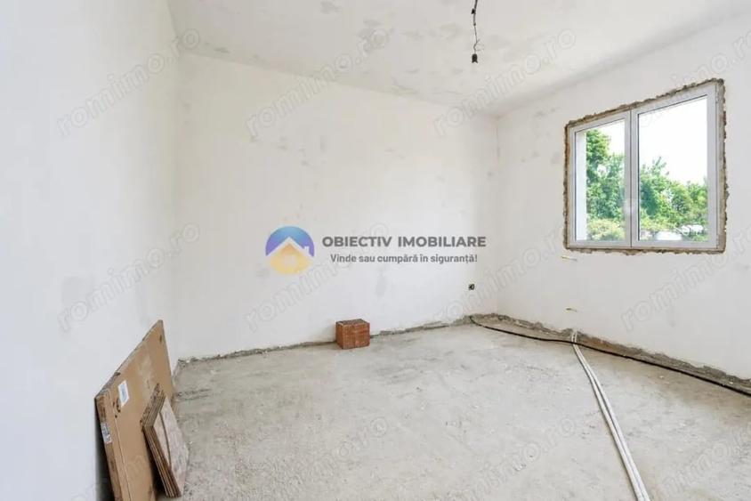Casă cu Teren 1235 Mp în Rediu