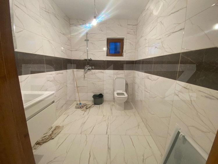 Casă individuală cu 6 camere cu Teren 500 Mp în Beclean