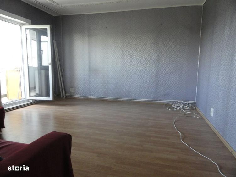 Apartament cu 4 camere decomandat în Micălaca