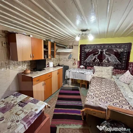 Casă cu 4 camere cu Teren 2853 Mp în Central