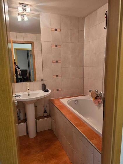 Garsonieră decomandată în Central