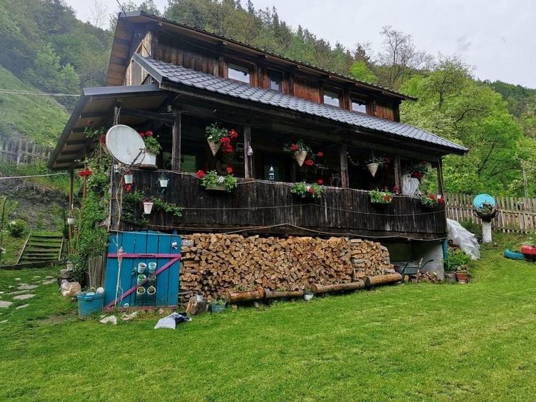 Casă cu 2 camere în Poșaga
