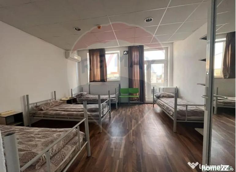 Apartament cu 4 camere decomandat în Orașul de Jos