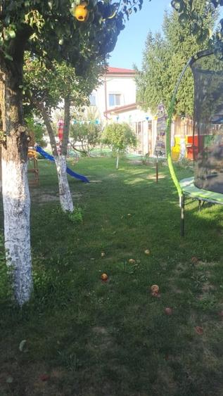 Casă individuală cu 5 camere cu Garaj în Berceni