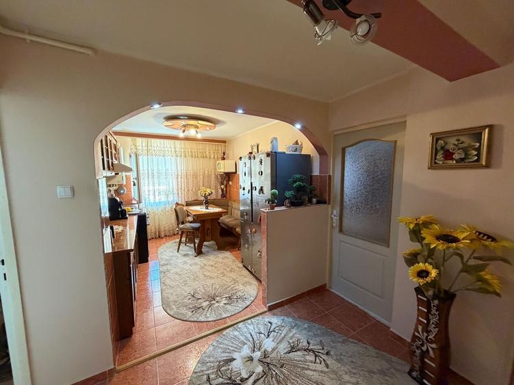 Apartament cu 2 camere decomandat în Central