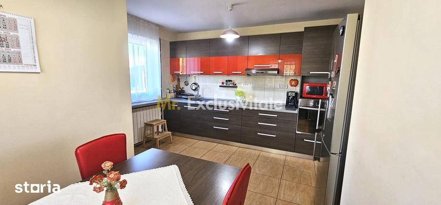 Casă cu 7 camere cu Teren 2000 Mp în Feleacu