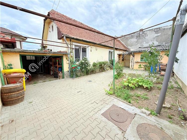 Casă individuală cu 3 camere cu Canalizare în Lazaret