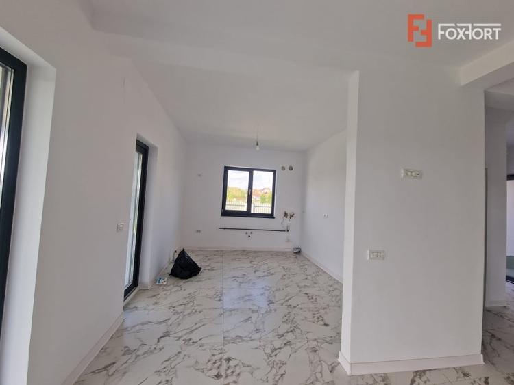 Duplex cu 3 camere cu Canalizare în Central
