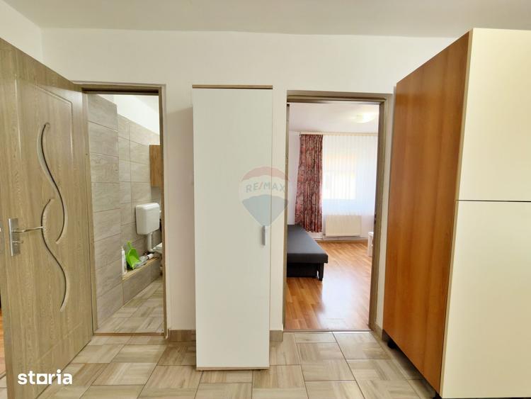 Apartament cu 2 camere semidecomandat, mobilat în Drăgășani