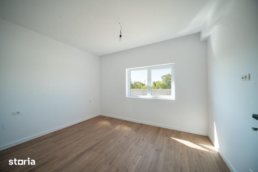 Casă cu 4 camere cu Teren 440 Mp în Domnești