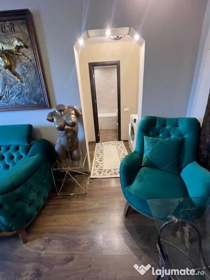 Apartament cu 3 camere semidecomandat în Dărmănești