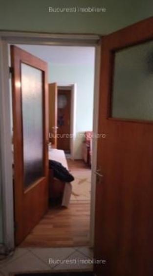 Apartament cu 3 camere semidecomandat în Brâncoveanu