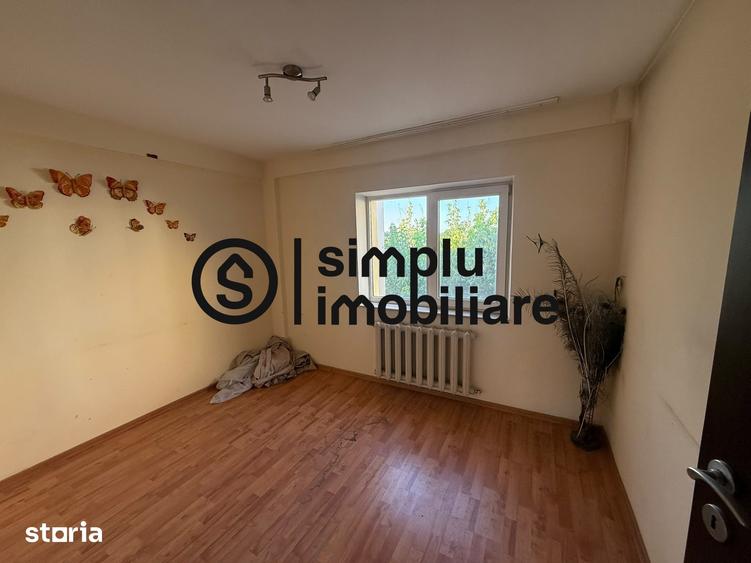Apartament cu 3 camere decomandat în Valea Rosie