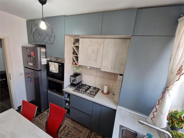 Apartament cu 3 camere decomandat în Avantgarden