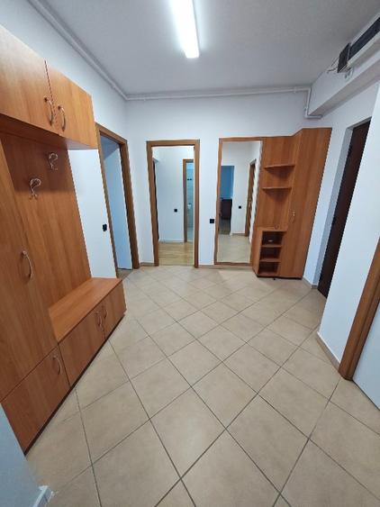 Apartament cu 3 camere decomandat în Moșilor