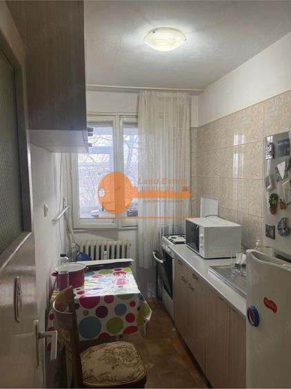 Apartament cu 2 camere semidecomandat în Crângași