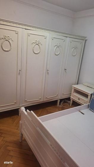 Apartament cu 4 camere decomandat în Astra