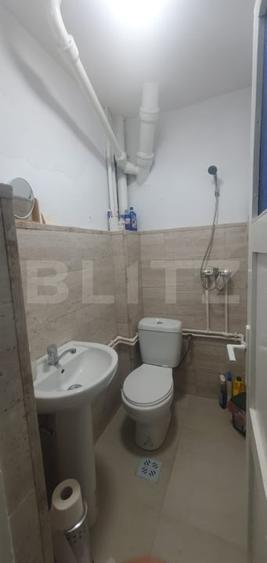 Apartament cu 2 camere semidecomandat, mobilat în Central